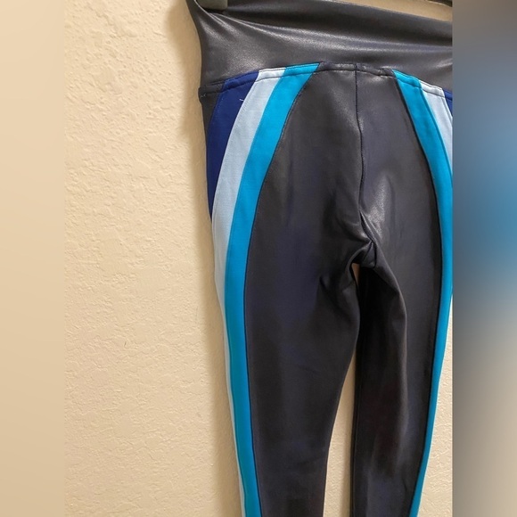 SPANX Faux Leather Track Curved Stripe 7/8 Leggings Size XS - Picture 11 of 12